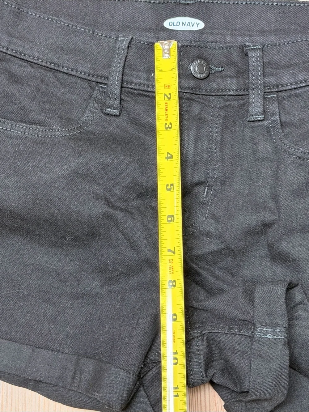 Old Navy Black Cuffed Denim Shorts Women’s Size 6 NWOT Stretch Boyfriend